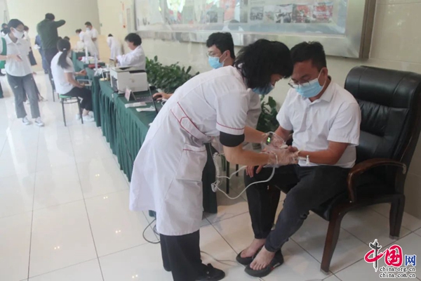 普洱工會送健康進基層 中醫(yī)養(yǎng)生知識講座與保健服務(wù)廣受歡迎